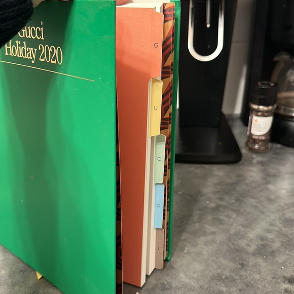 Gucci Holiday 2020 Book - Picture 2 of 6